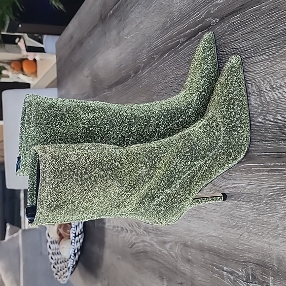 NEW! Marc Fisher Ltd. Breezy Metallic Gold Shimmer Sock Boots Size 6 - Picture 5 of 11